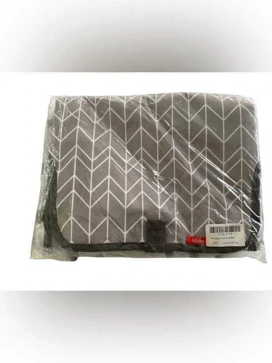Babebay Portable Foldable Baby Diaper Changing Pad Grey - Picture 2 of 4